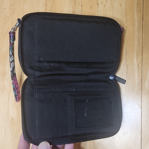 Vera Bradley Wristlet - Picture 4 of 6